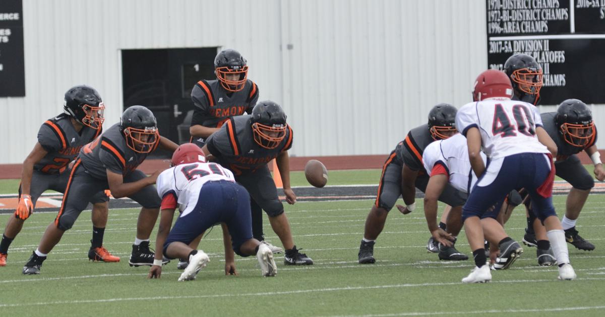 Dumas football photo gallery 3 Photo Galleries