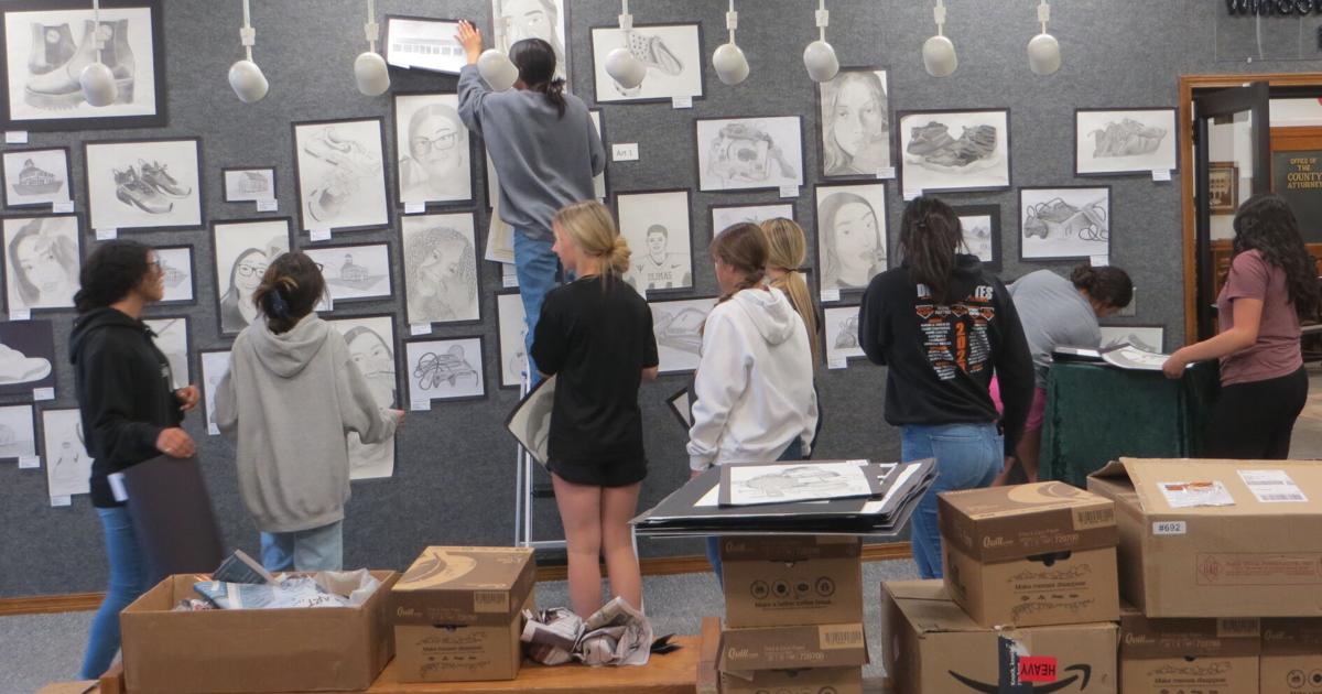 DISD art students exhibit works at The Art Center | Arts & Entertainment