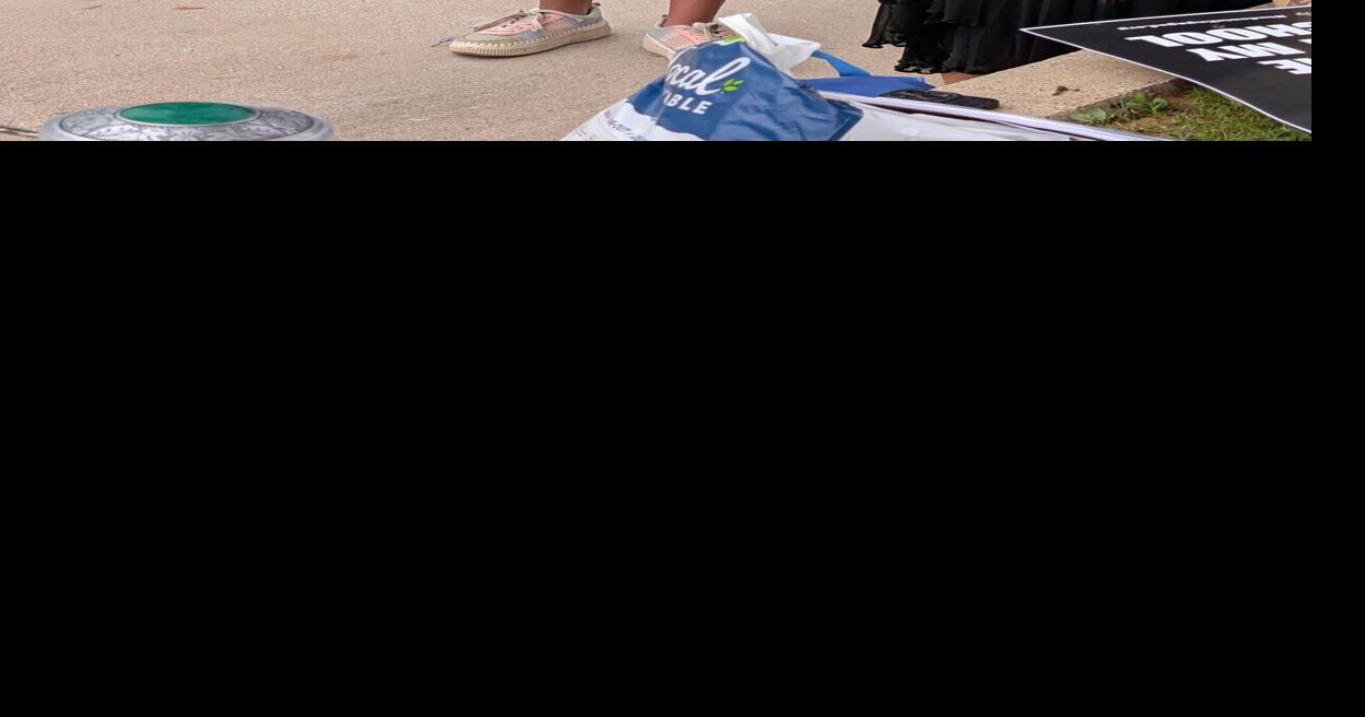 UNT students protest censorship with a funeral at Board of Regents meeting By Lucinda Breeding-Gonzales Staff Writer May 21, 2026 May 21, 2026 Updated 25 mins ago