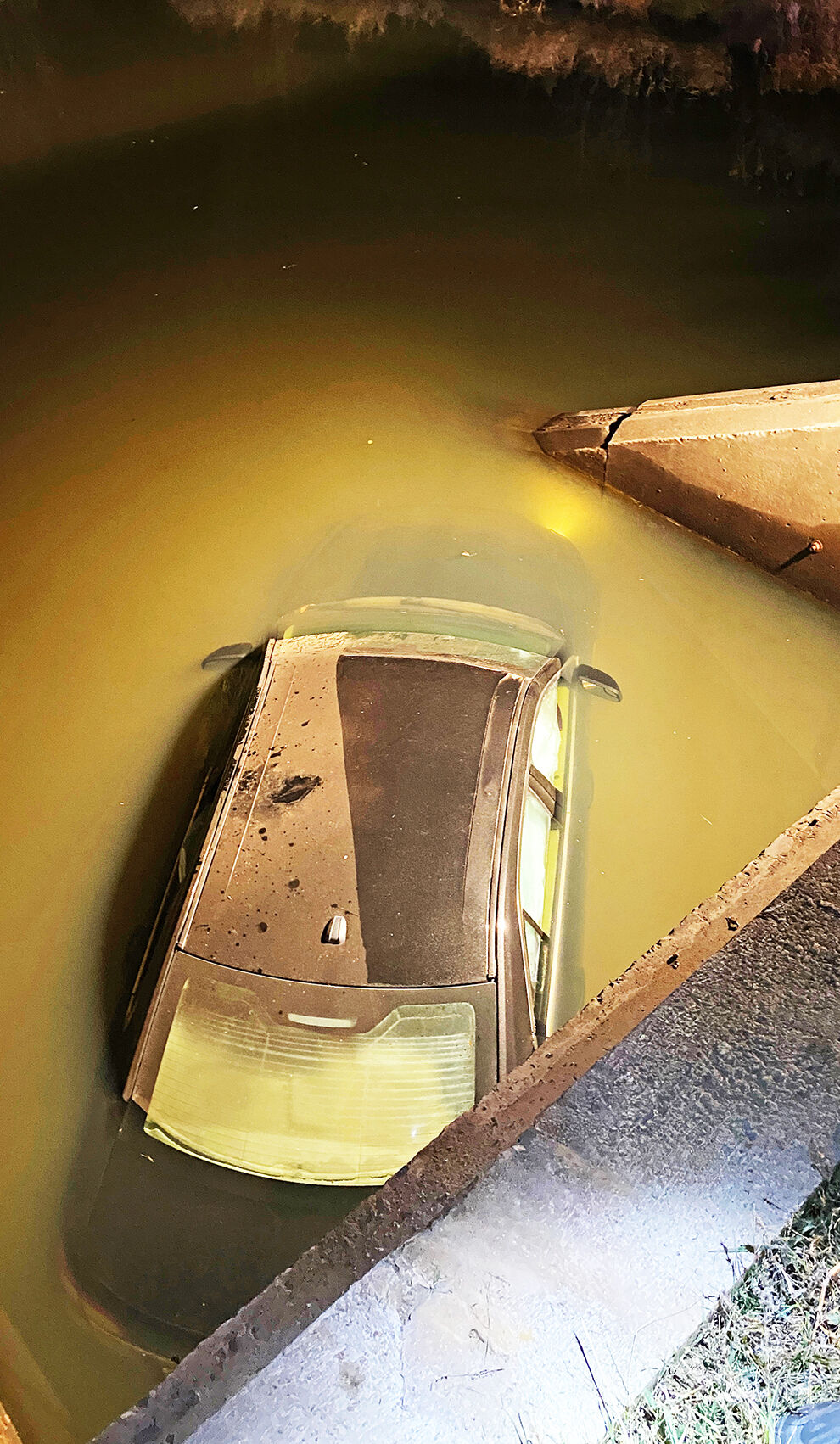 Pine County deputies rescue woman from submerged vehicle | News ...