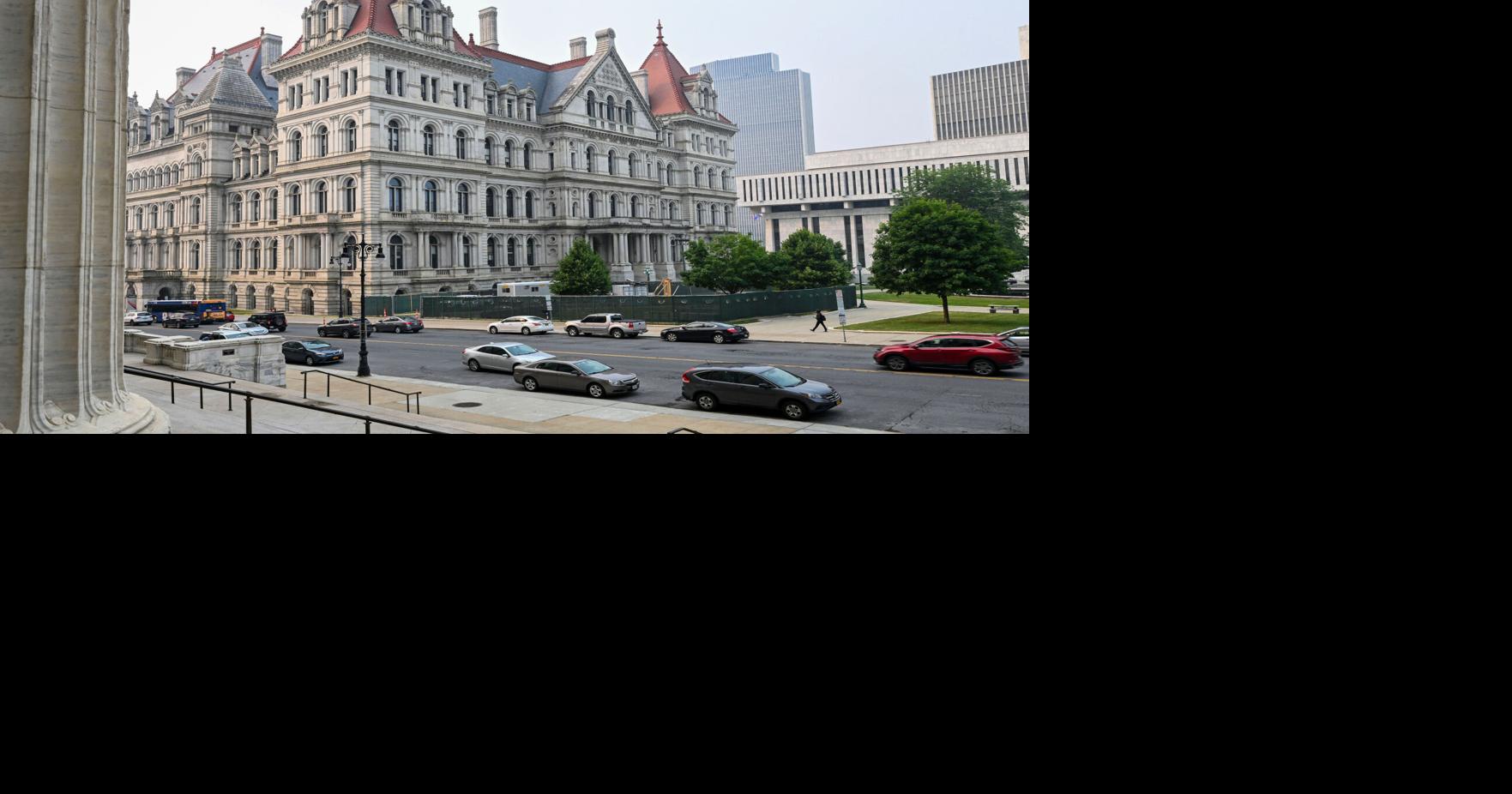 New York Democrats take first steps toward an aggressive 2028 redistricting plan New York Democrats are wading into the national redistricting wars — just don't expect a victory before this year's hotly contested midterm elections By ANTHONY IZAGUIRRE - Associated Press Jun 2, 2026 1 hr ago