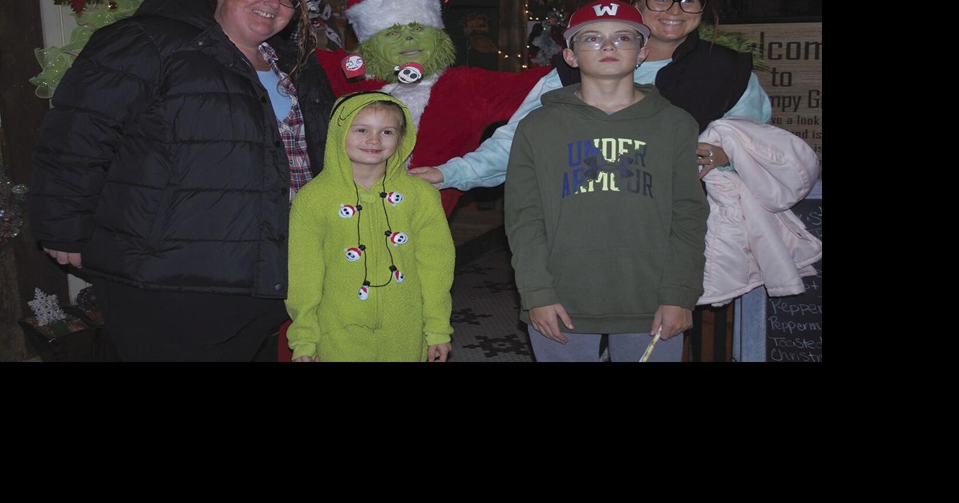 Tinsel N' Lights returns to Waverly News