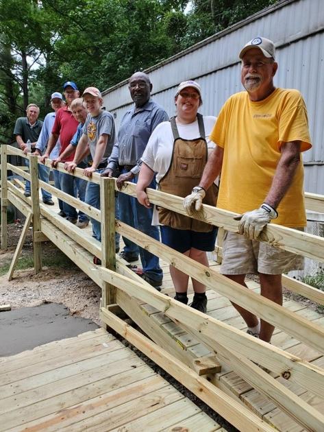 Small Acts Of Kindness Lions Club And Alabama Rehabilitation Services Install Service Ramp For Lawrence Resident Local News Moultonadvertiser Com