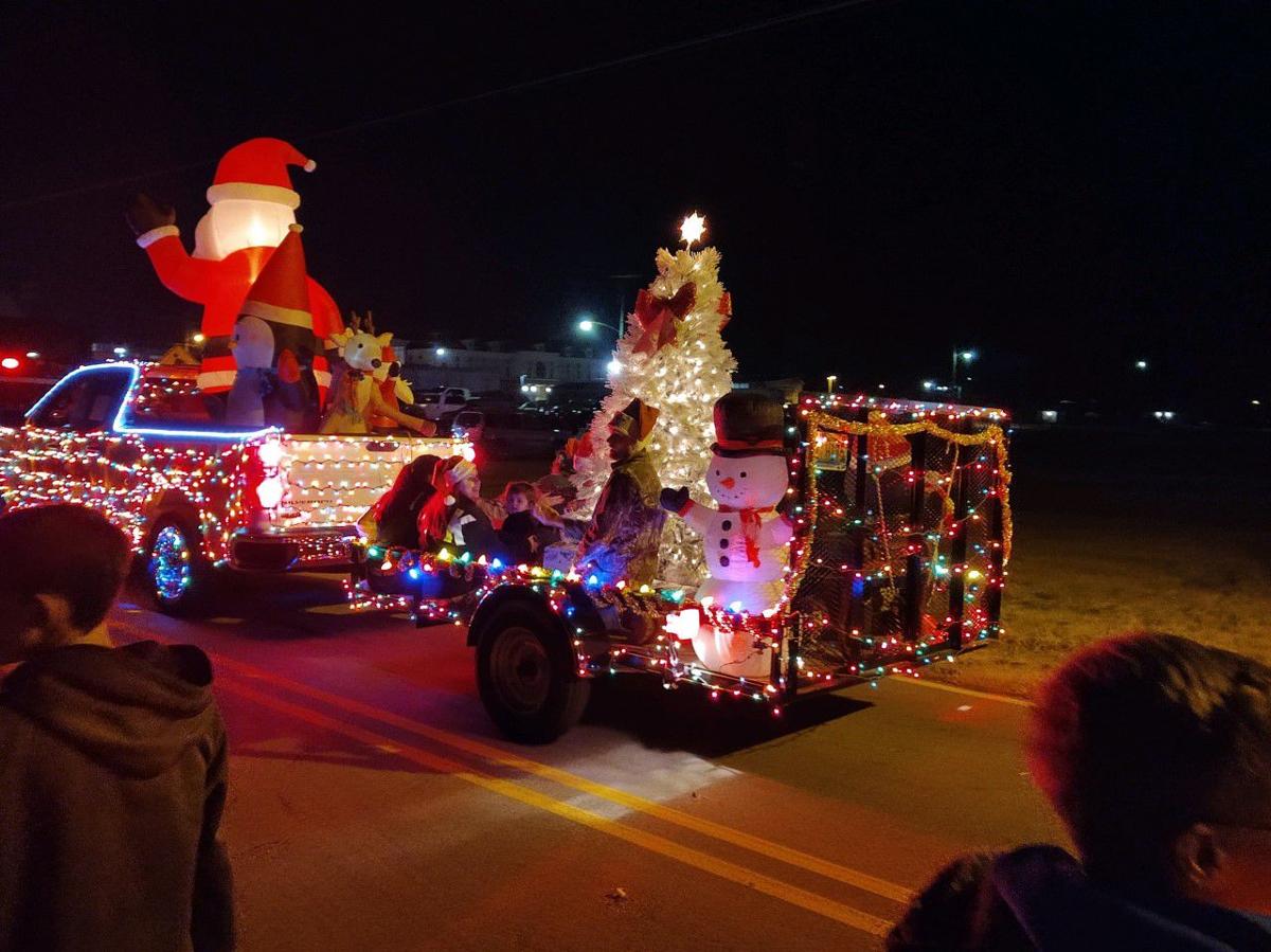 2022 Moulton Christmas Parade Moulton Christmas Parade Draws Hundreds Downtown | Local News |  Moultonadvertiser.com