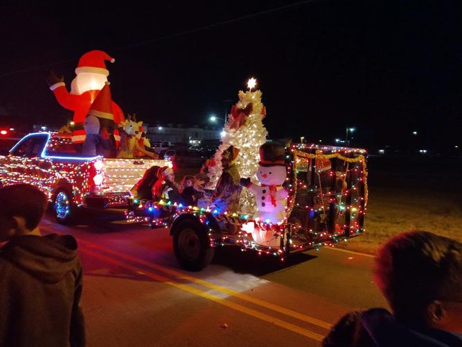 Kanab Christmas Light Parade 2022 Moulton Christmas Parade Draws Hundreds Downtown | Local News |  Moultonadvertiser.com