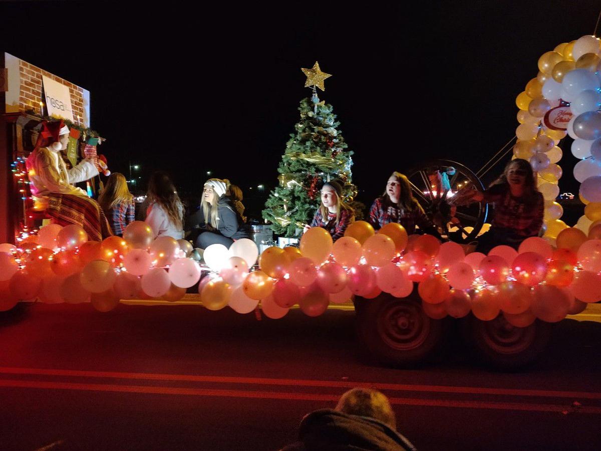 2022 Moulton Christmas Parade Moulton Christmas Parade Draws Hundreds Downtown | Local News |  Moultonadvertiser.com