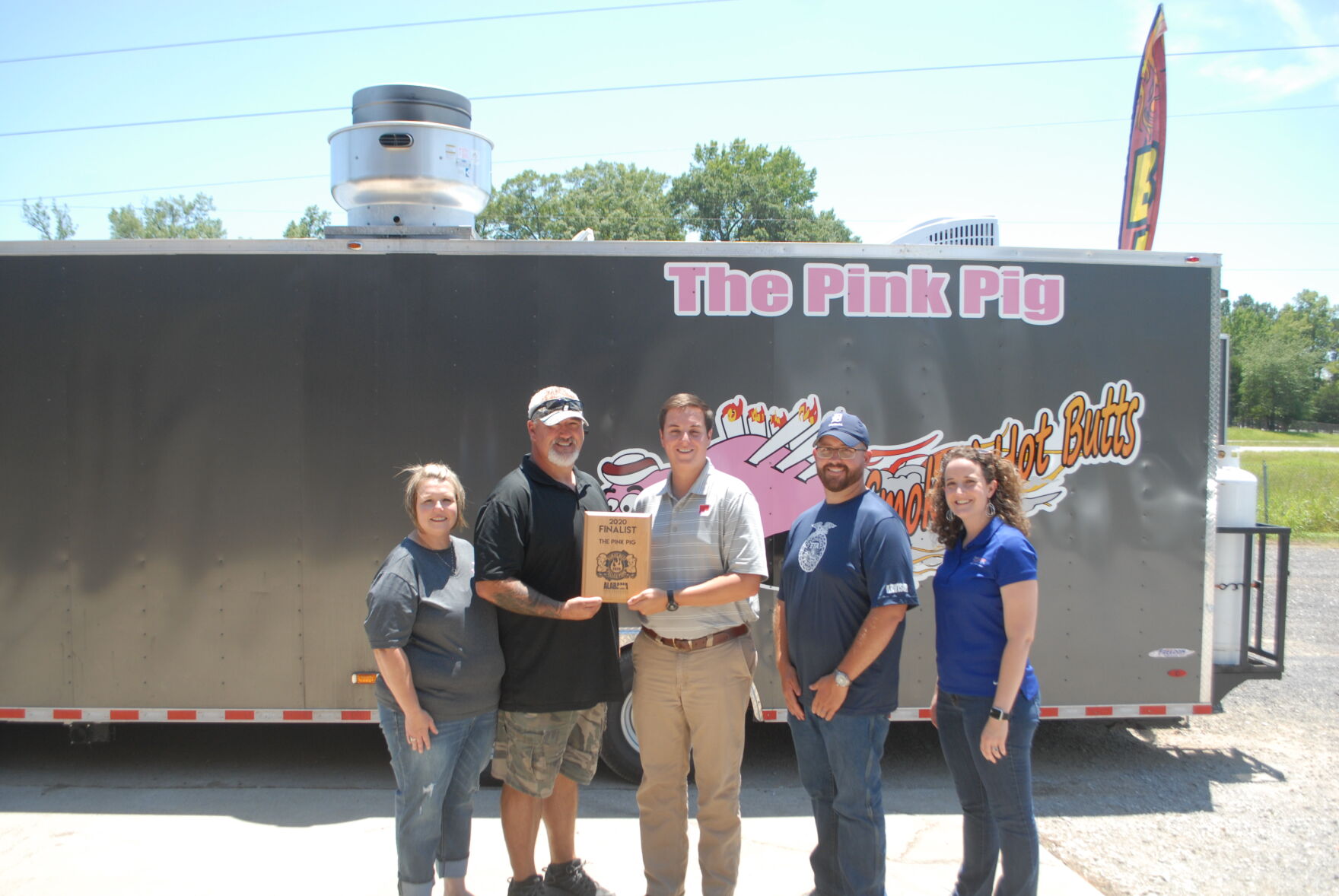 The pink pig outlet bbq