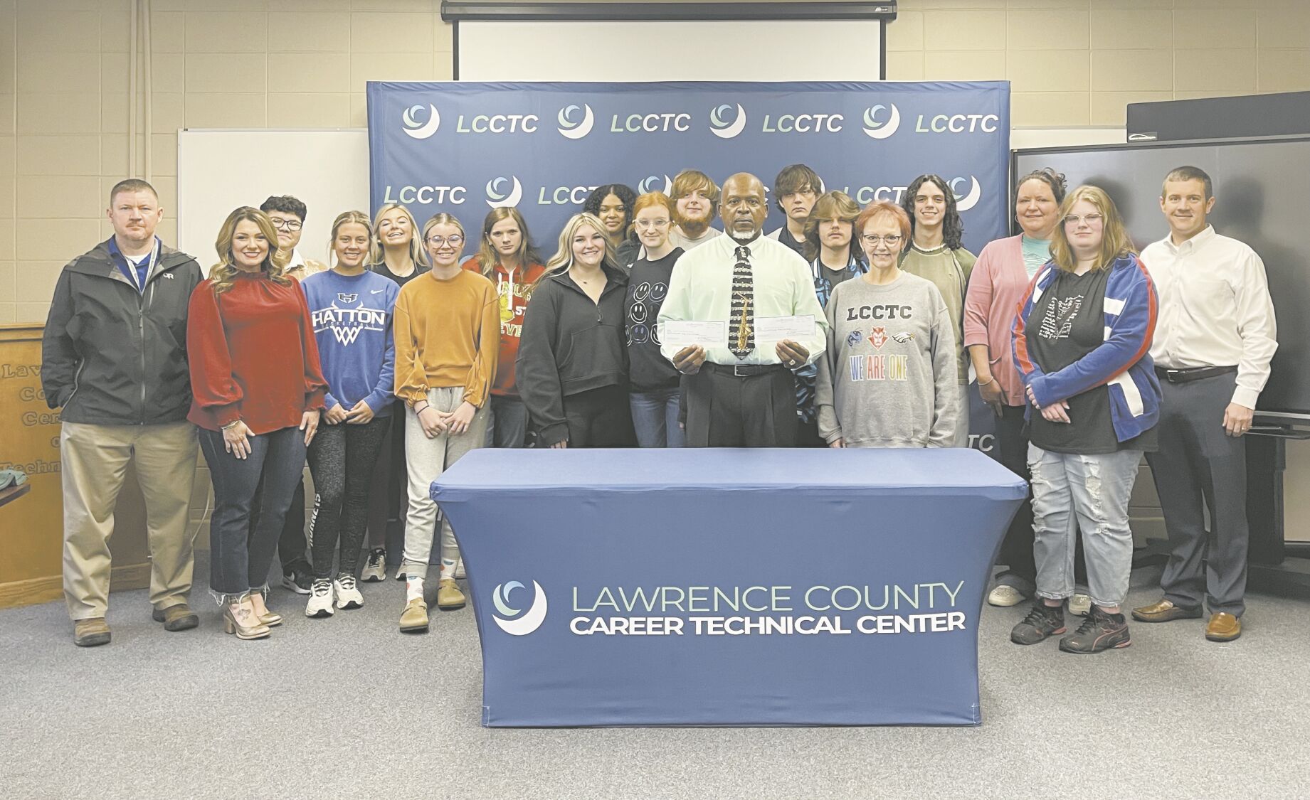 Echols donates to Lawrence County Career and Tech News