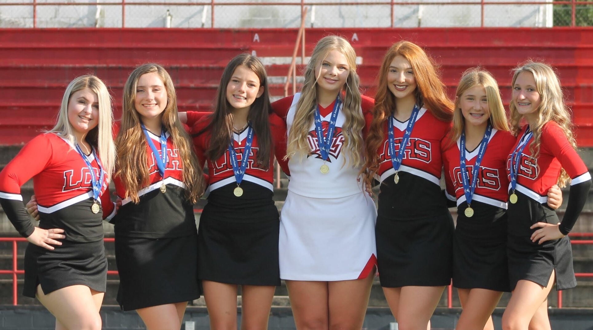 County cheerleaders shine at cheer camp | Sports | moultonadvertiser.com