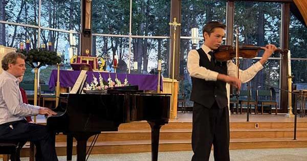 Student Showcase Holiday Concert Celebrates Young Talent and Musical Community