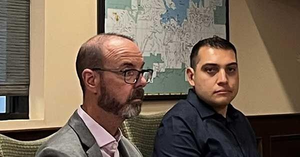 State controller candidate stumps for votes in Lake Arrowhead