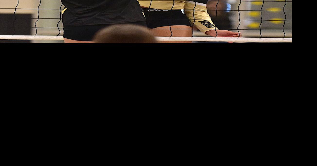 Jasper volleyball splits matches Sports