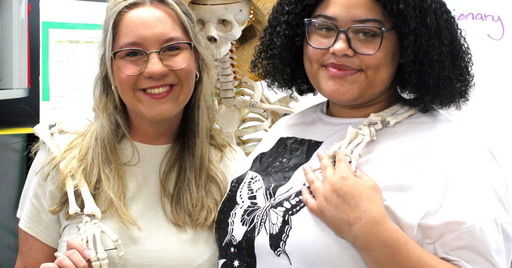 Cordova seniors, friends prepare to enter medical field - Vimarsana News