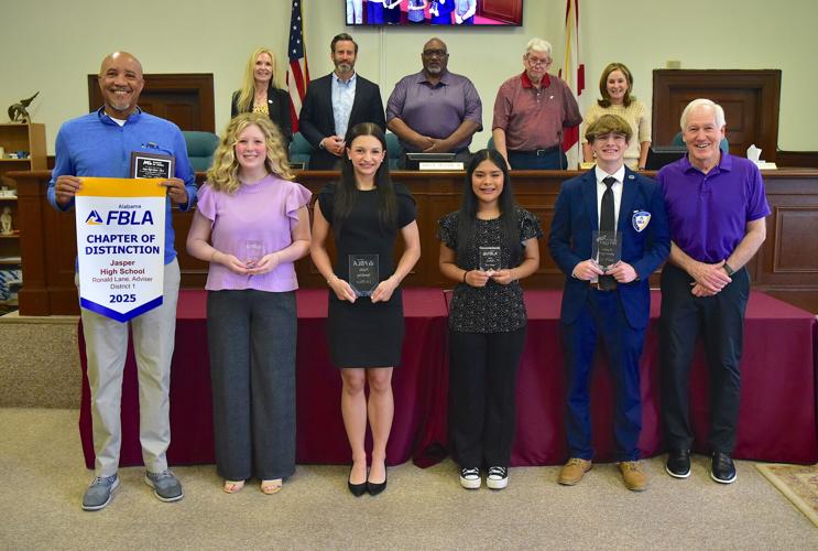 City council recognizes Jasper High FBLA members | News | mountaineagle.com