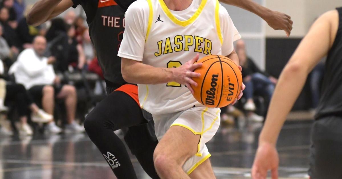 MountainEagle.com - Prep Basketball: Jasper boys take down Hazel Green image