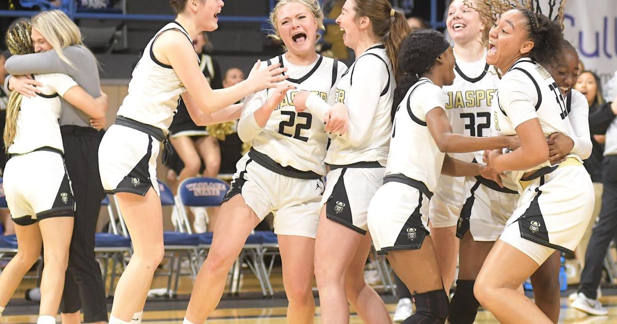 MountainEagle.com - Jasper girls two wins away from first title image