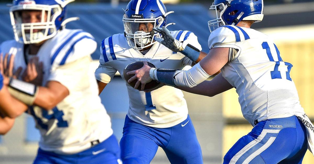Oakman takes field for scrimmage Sports