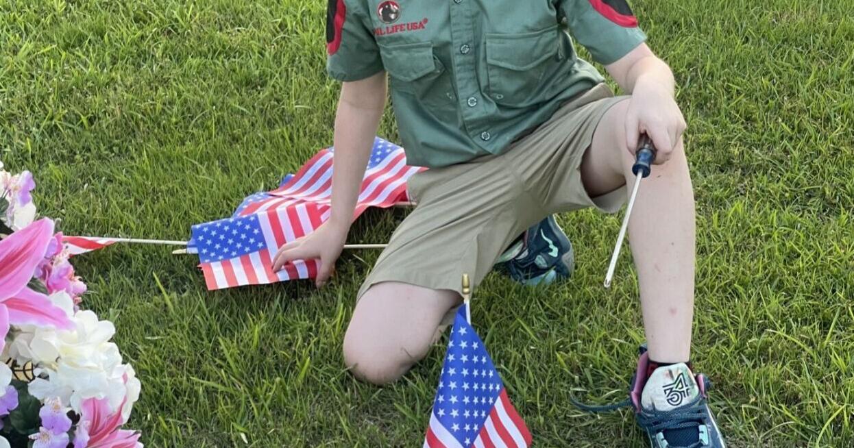 Trail Life USA troop places U.S. flags at graves of veterans - Vimarsana News