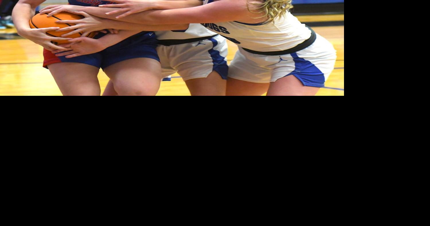 MountainEagle.com - Cordova girls, Carbon Hill boys earn county wins (two pics) image