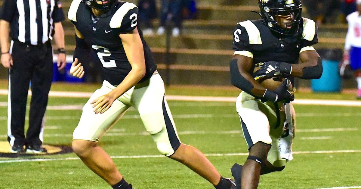 MountainEagle.com - Pledger leads Jasper to 50-42 win over Carver image