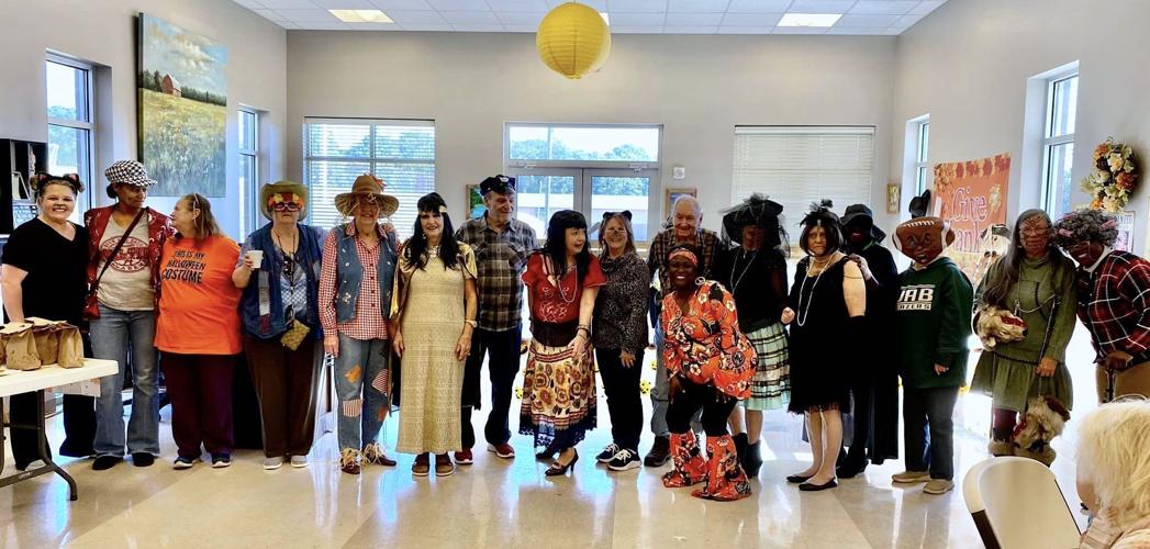 Jasper seniors in the fall spirit Lifestyles