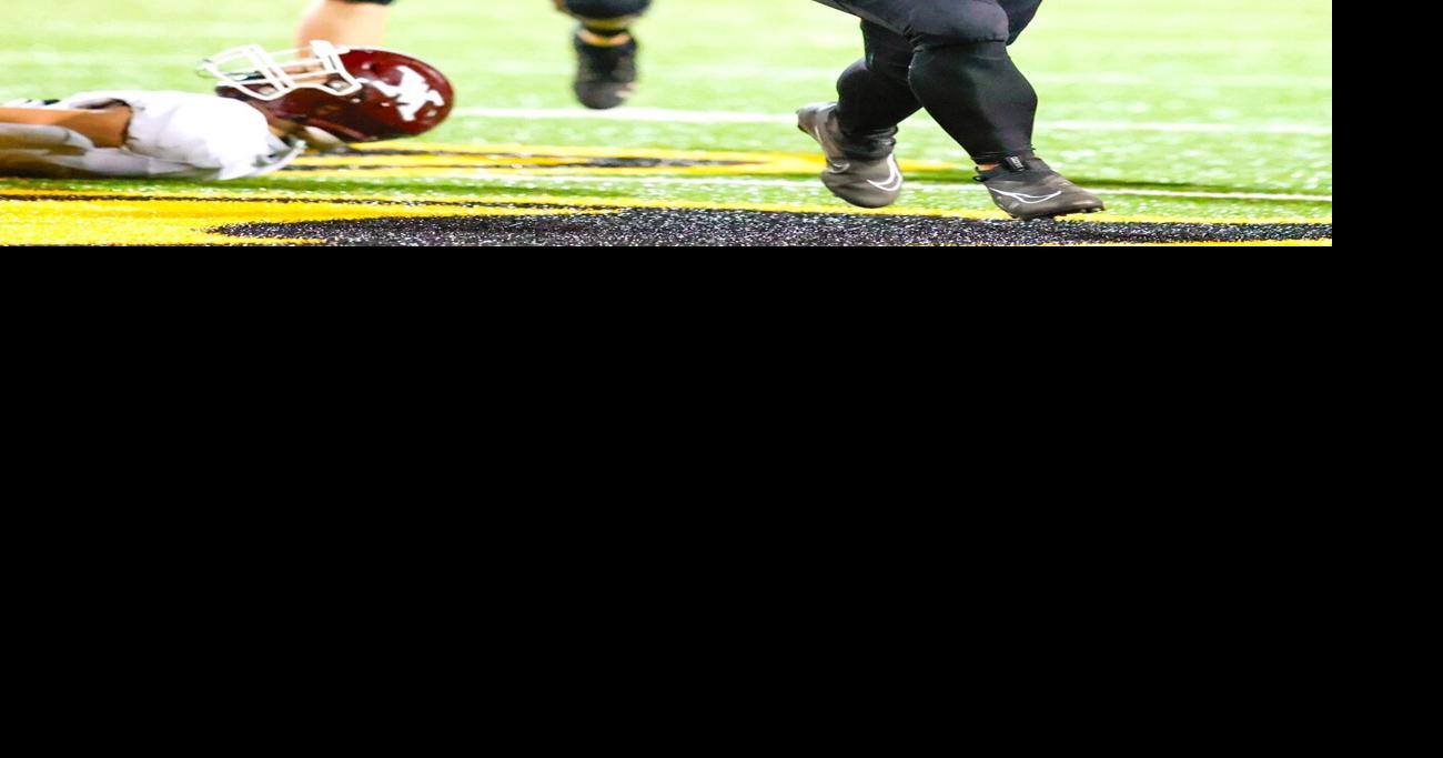 MountainEagle.com - Corner football team sets new standard image
