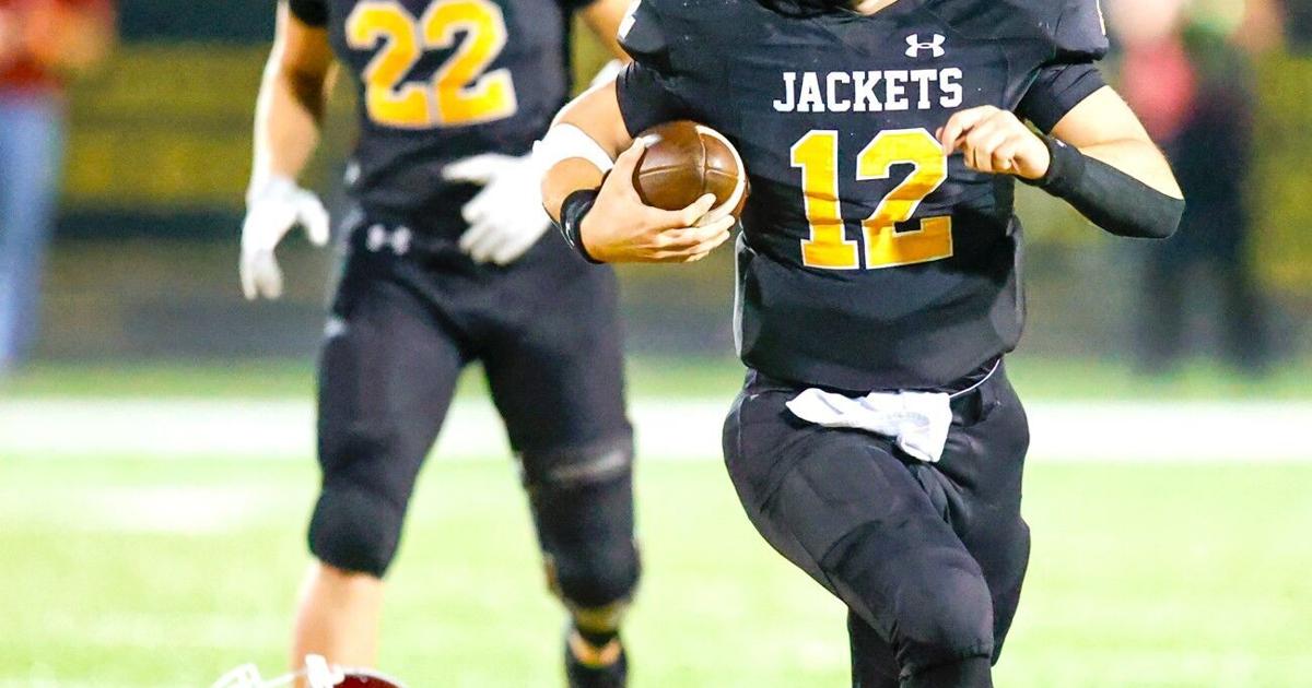 MountainEagle.com - Corner football team sets new standard image