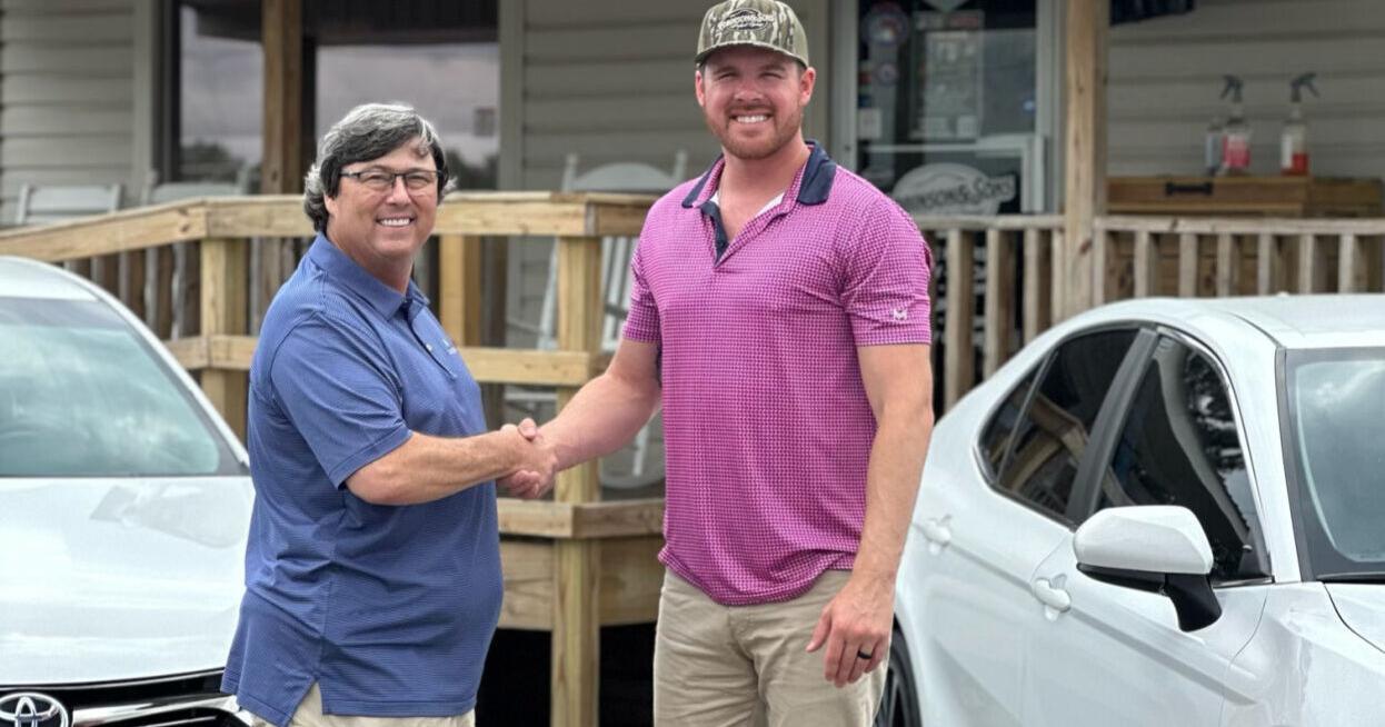 'I missed it so bad': Crump joins staff at Robinson & Sons Auto Group | News - Vimarsana News