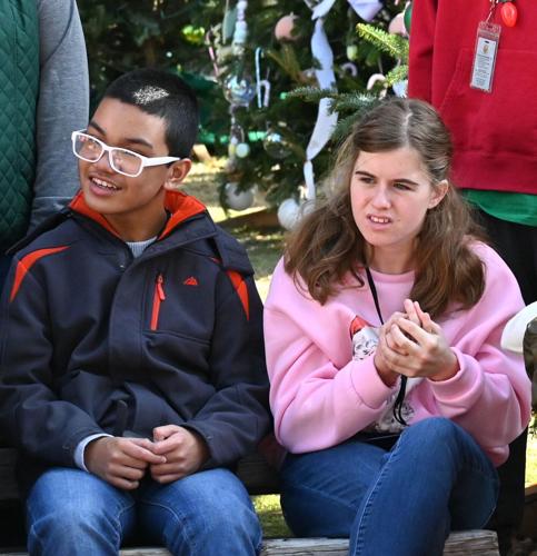 Jasper High students perform holiday songs | News | mountaineagle.com