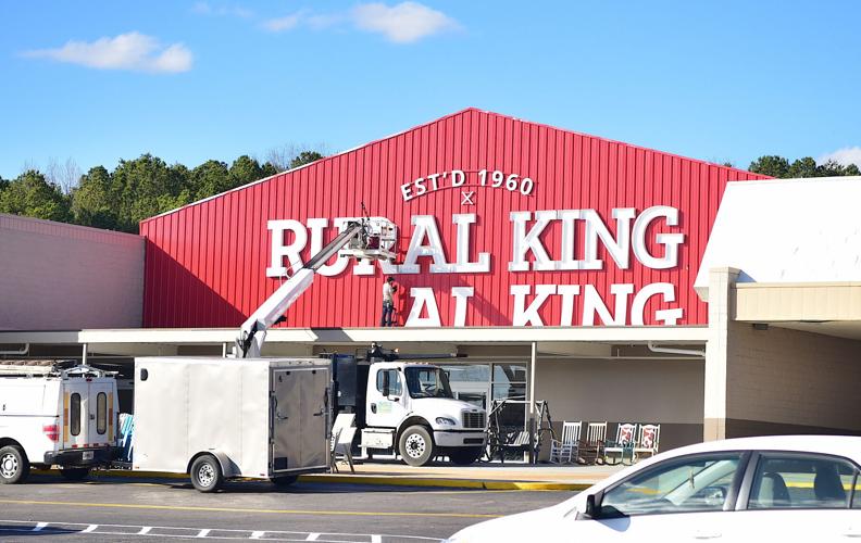 Rural King hosts grand opening | News | mountaineagle.com
