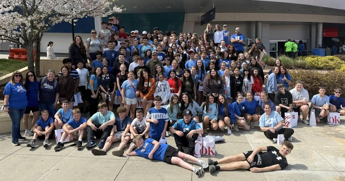 Школьники-дворяне изучают историю и культуру во время поездки в Атланту