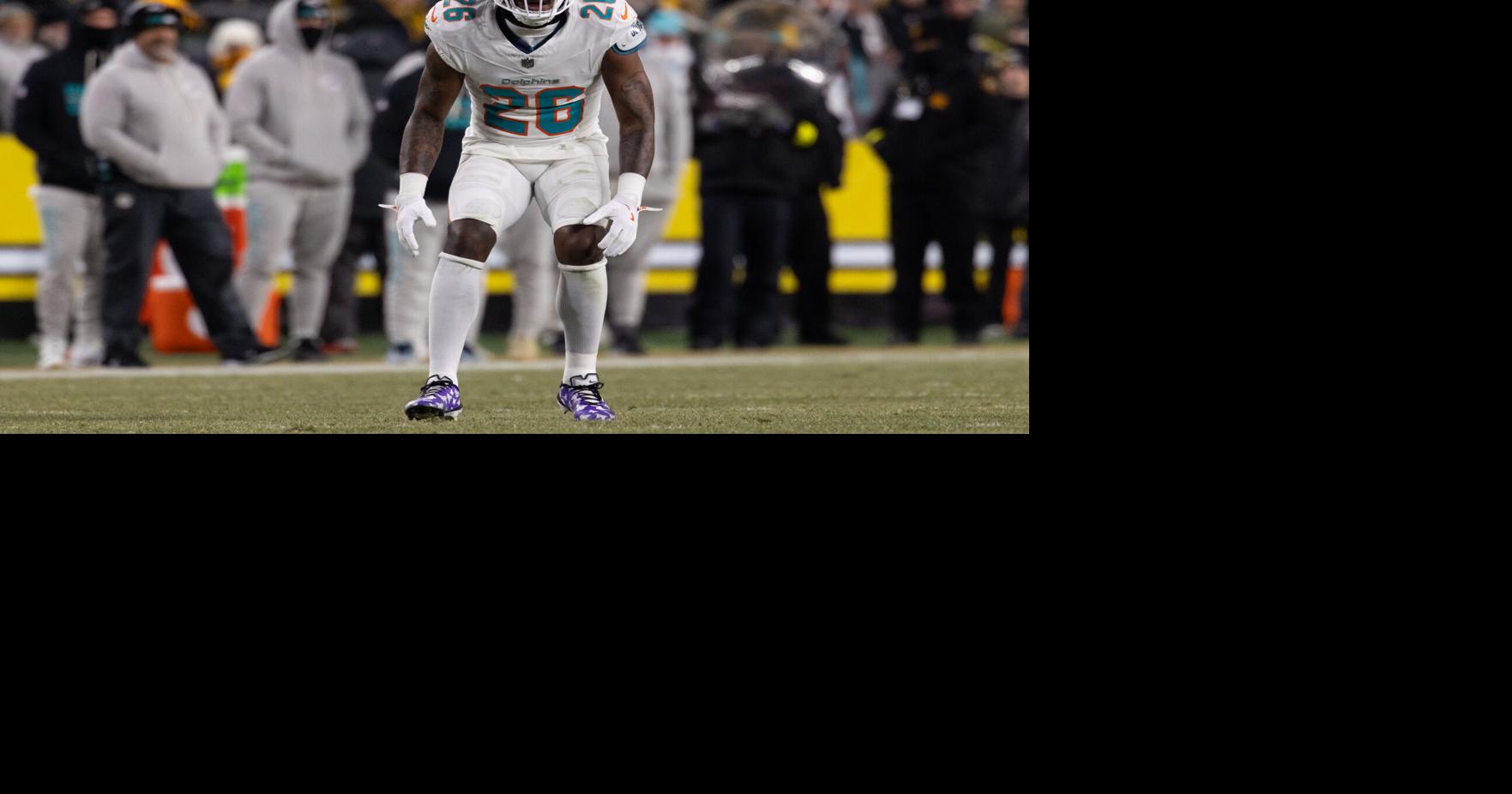 Cornerback Rasul Douglas agrees to a 1-year contract with the Commanders, AP source says