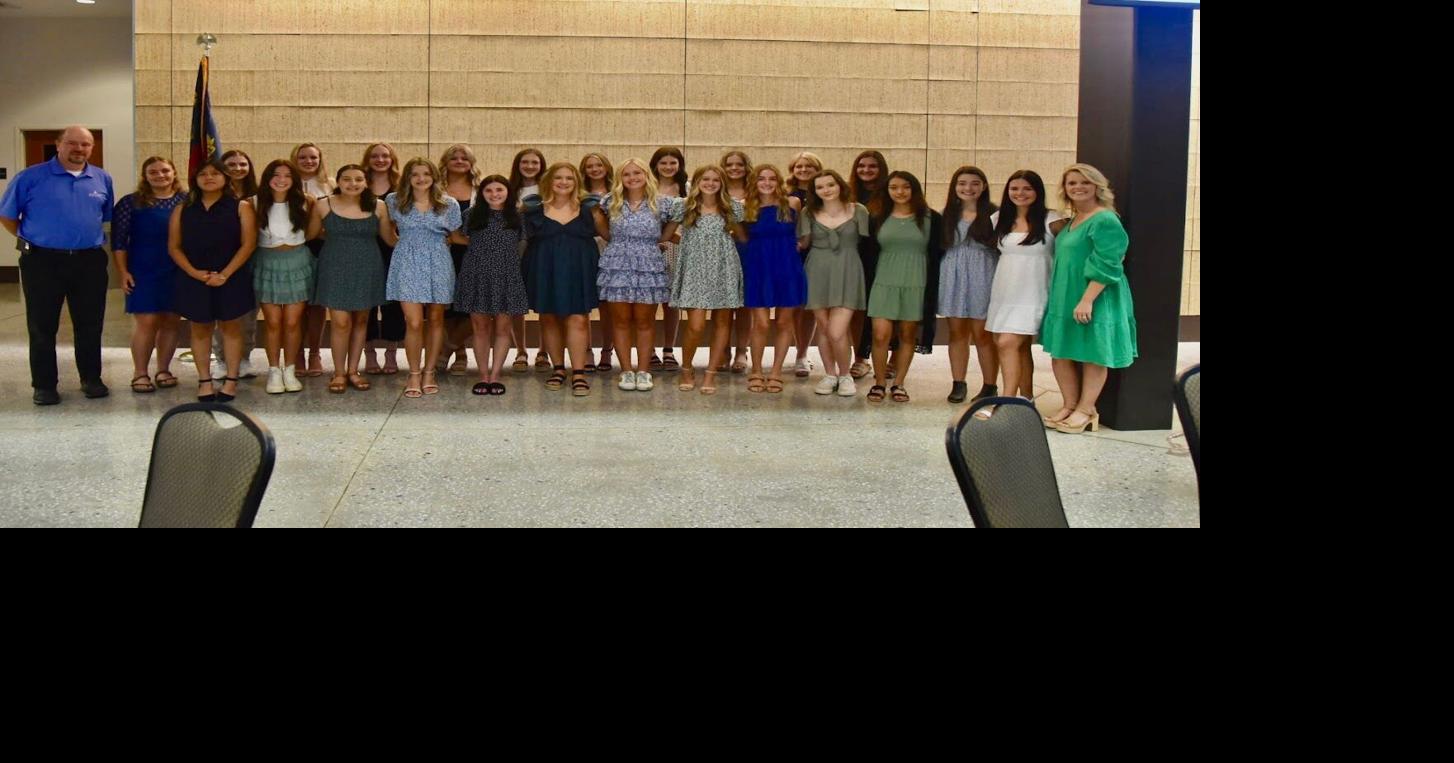 Teens gain experience in hospital junior volunteer program Hospital