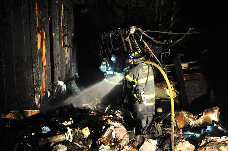 Mobile Home Exploding Explosion leads to voracious fire; 2 victims suffer burns | News ...