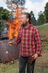Smokeless fire? Biochar Symposium demonstrates flame-topped kiln | News ...