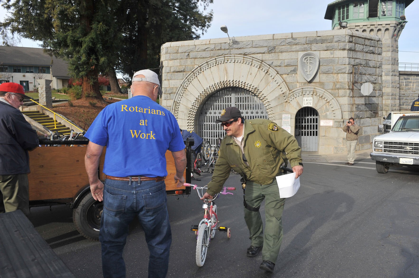 Folsom Prison Bike Give-Away | Photo Galleries | Mtdemocrat.com