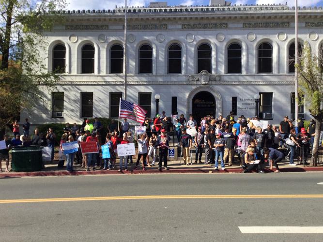 Residents rally 'round noose | News | mtdemocrat.com