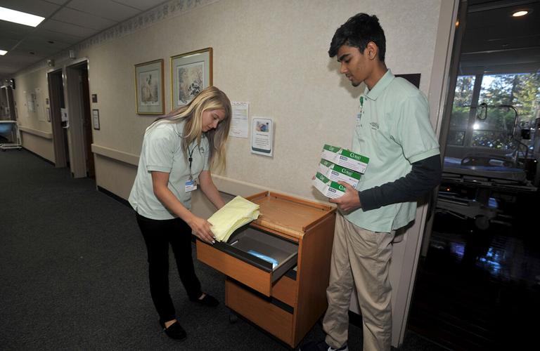 Junior volunteers get a lesson in compassion Photo Galleries