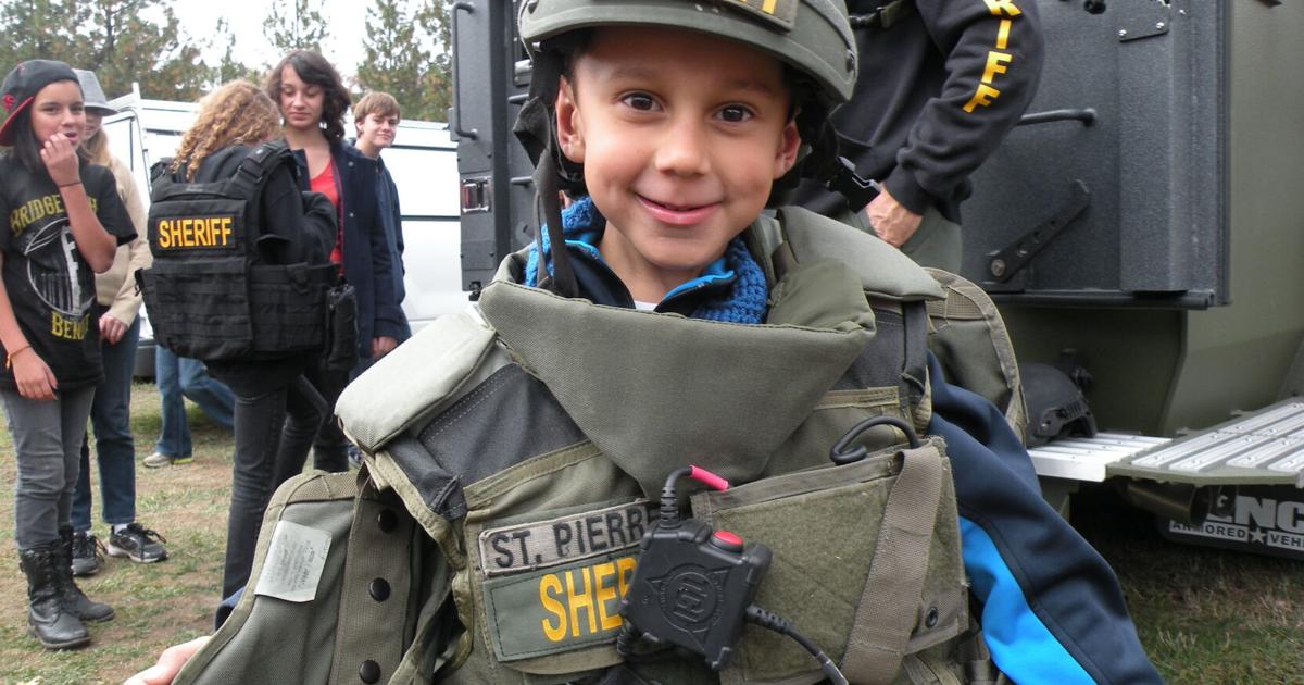 Adventist Red Ribbon | Photo Galleries | mtdemocrat.com