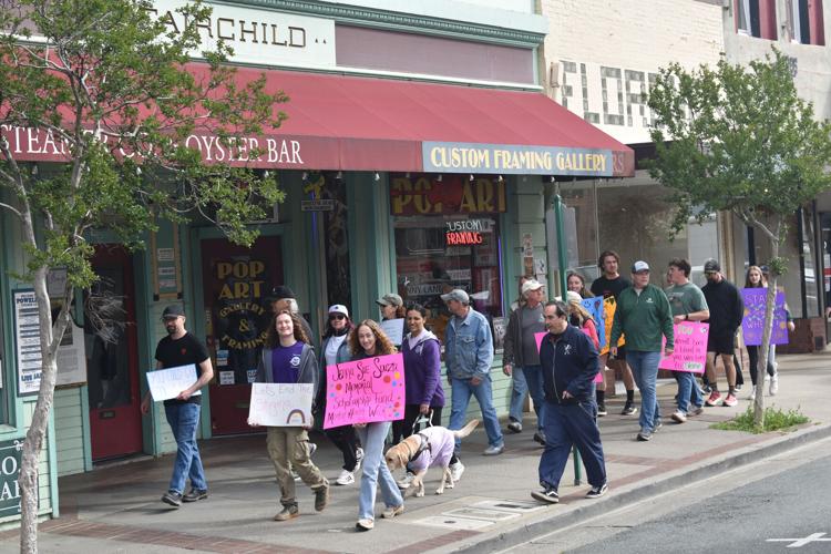 Every step counts: Joyous walk promotes good mental health | News ...