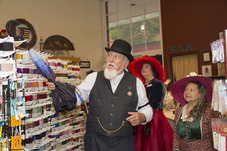 Photo gallery El Dorado Roses take a walking tour of historical