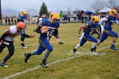 Panthers Handle Warcats 36 16 Move To Semis High School