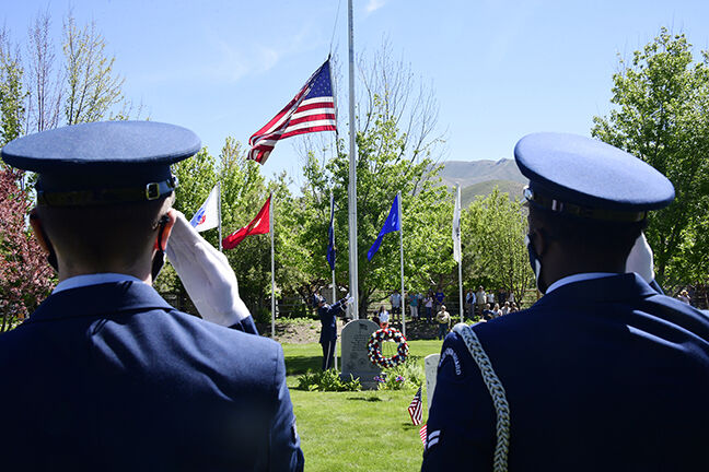21-06-02 memorial Day Hailey cemetery 5 Roland.jpg