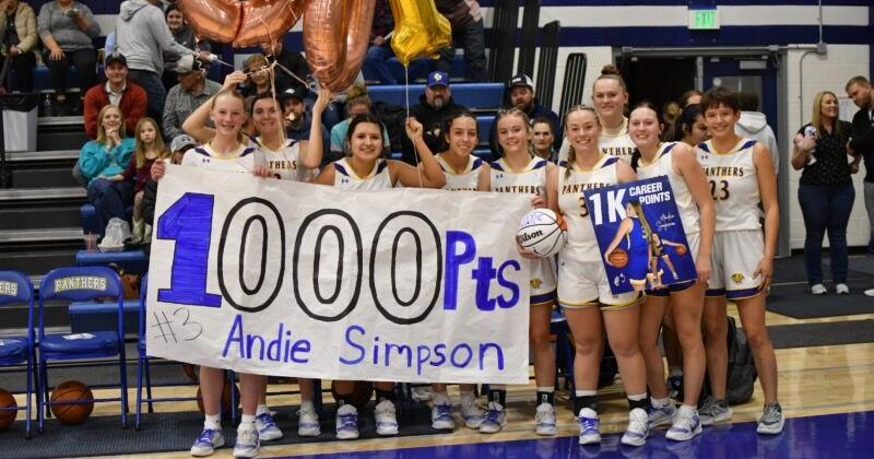 Carey's Simpson reaches 1,000 career points