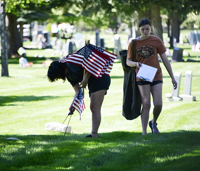 21-06-02 memorial Day Hailey cemetery 14 Roland.jpg