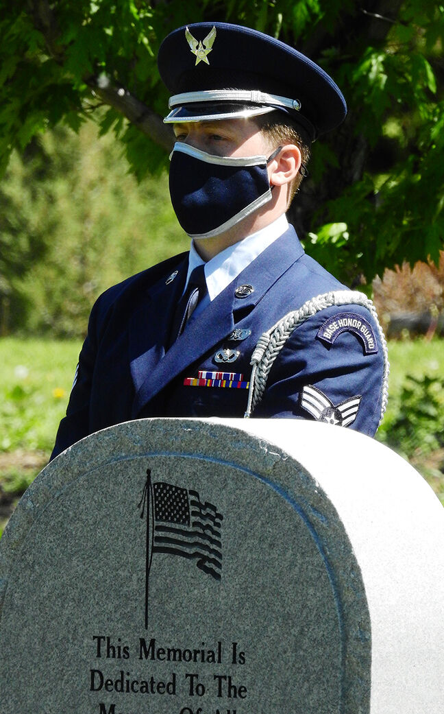 21-06-02 memorial Day Hailey cemetery 20 Roland.jpg