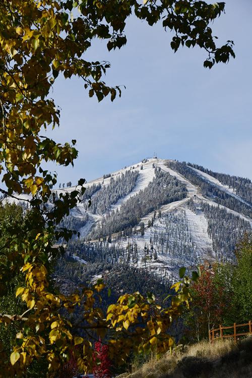 19-10-02 Baldy Snow First 3 Roland.jpg