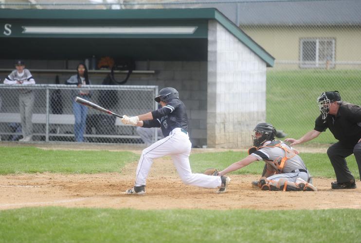 23-05-12 WRHS baseball 2.jpg