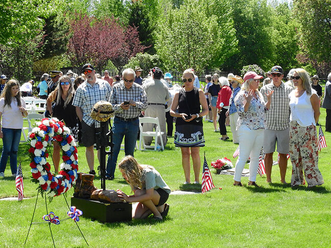 21-06-02 memorial Day Hailey cemetery 23 Roland.jpg