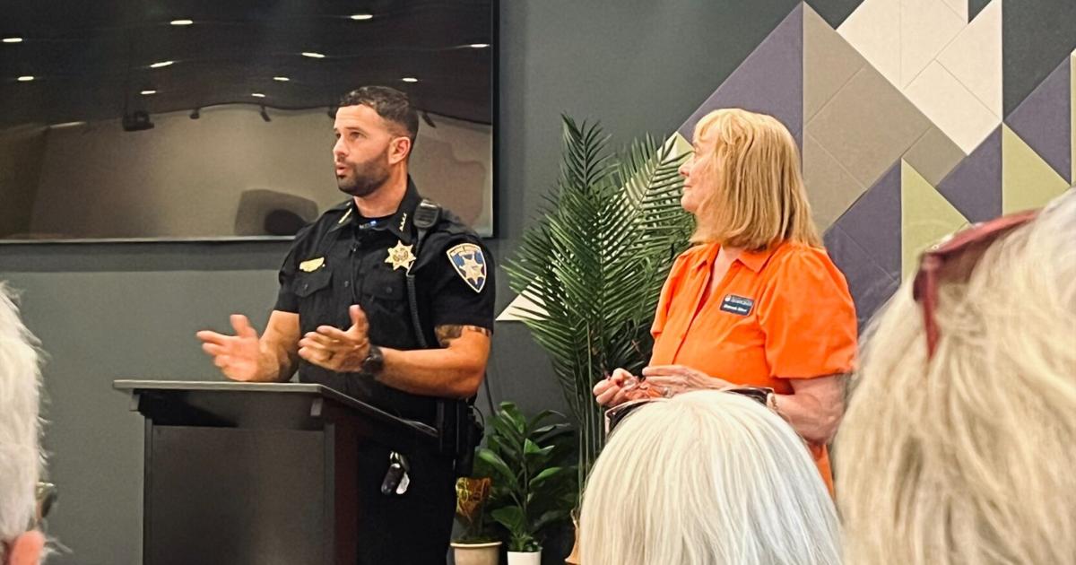 Sheriff habla sobre las relaciones del condado con ICE